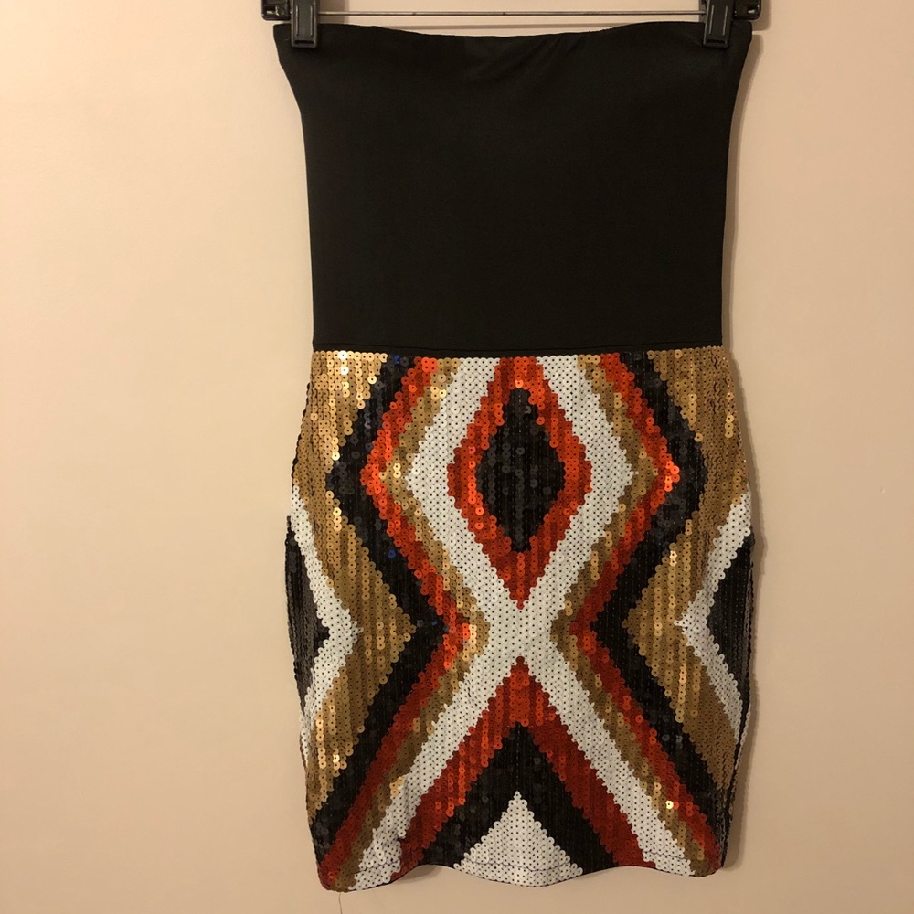 Strapless sequins dress